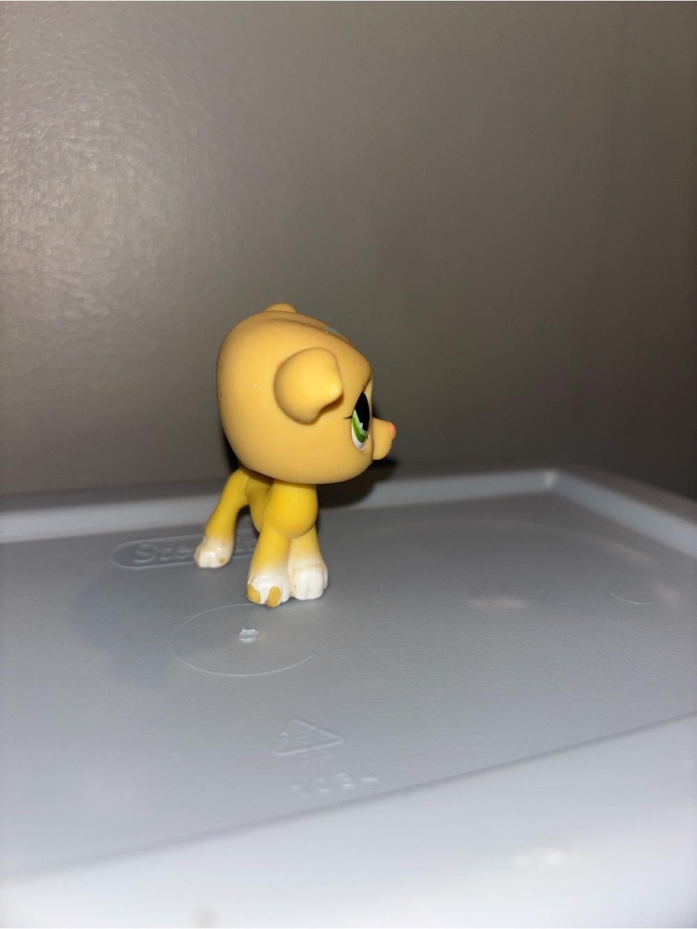 Littlest Pet Shop LPS #875 Yellow Greyhound Eye drop - Picture 6 of 9
